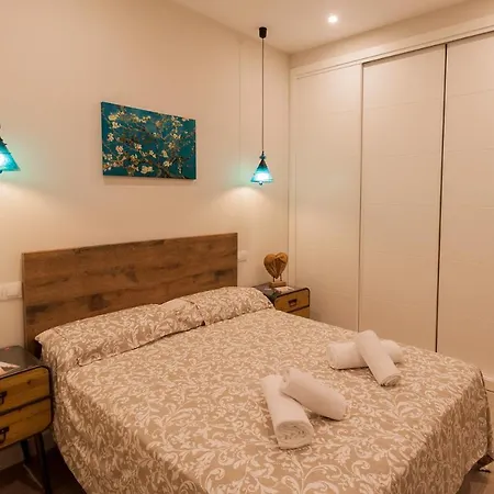 - Patio 1812 * Cadix