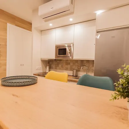 Apartment - Patio 1812