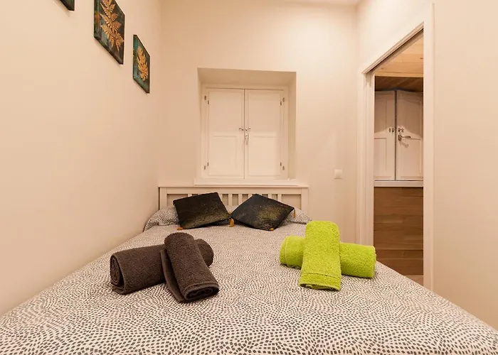 Apartment - Patio 1812 *